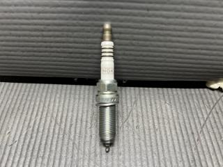 Свеча зажигания Nissan NOTE E11, NE11, E12 HR15, HR12 DF 6H-11A 3 ракурс Свеча зажигания Nissan NOTE E11, NE11, E12 HR15, HR12 DF 6H-11A 3 ракурс