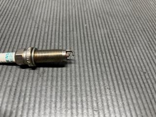 Свеча зажигания Nissan JUKE F15, F15E, F15N, JF15, YF15 HR15 FXE20HE11 2 ракурс