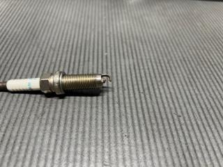 Свеча зажигания Nissan JUKE F15, F15E, F15N, JF15, YF15 HR15 FXE20HE11 2 ракурс