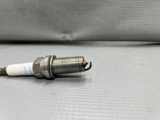 Свеча зажигания Nissan NOTE E11, NE11 CR14 LFR5AP 2 ракурс