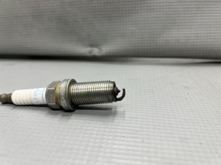 Свеча зажигания Nissan NOTE E11, NE11 CR14 LFR5AP 2 ракурс