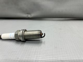 Свеча зажигания Nissan NOTE E11, NE11 CR14 LFR5AP 2 ракурс