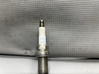 Свеча зажигания Nissan NOTE E11, NE11 CR14 LFR5AP 3 ракурс