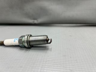 Свеча зажигания Nissan NOTE E11, NE11 CR14 LFR5AP 2 ракурс