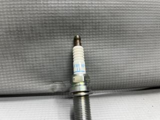 Свеча зажигания Nissan NOTE E11, NE11 CR14 LFR5AP 3 ракурс