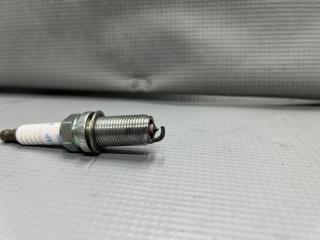 Свеча зажигания Nissan NOTE E11, NE11 CR14 LFR5AP 2 ракурс
