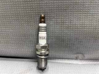 Свеча зажигания Nissan ELGRAND E52, TE52, TNE52 QR25 HB6AIX-11P 3 ракурс