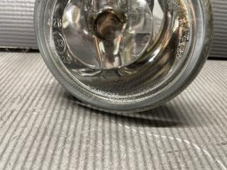 Туманка правая передняя Toyota NOAH AZR60 81211-52050, 52-040 2 ракурс