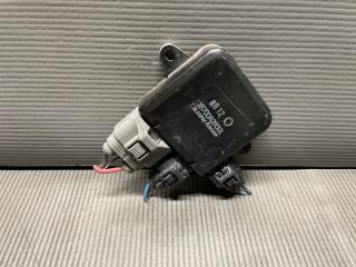 Запчасть блок управления вентилятором охлаждения Nissan FUGA