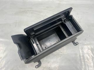 Бардачок между сиденьями Toyota VOXY ZRR70 3ZR 3 ракурс Бардачок между сиденьями Toyota VOXY ZRR70 3ZR 3 ракурс