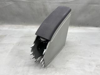 Бардачок между сиденьями Toyota PRIUS ZVW30 2ZR 1 ракурс Бардачок между сиденьями Toyota PRIUS ZVW30 2ZR 1 ракурс