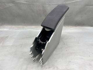 Бардачок между сиденьями Toyota PRIUS ZVW30 2ZR 3 ракурс Бардачок между сиденьями Toyota PRIUS ZVW30 2ZR 3 ракурс