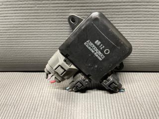 Запчасть блок управления вентилятором охлаждения Nissan FUGA