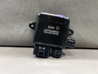 Запчасть блок управления вентилятором охлаждения Nissan SERENA