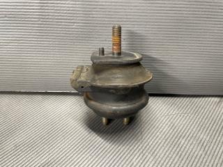 Запчасть подушка двигателя левая Toyota SOARER