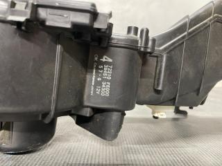 Мотор печки Subaru IMPREZA GG2 EJ15 72210FE000 4 ракурс Мотор печки Subaru IMPREZA GG2 EJ15 72210FE000 4 ракурс