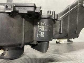 Мотор печки Subaru IMPREZA GG2 EJ15 72210FE000 4 ракурс Мотор печки Subaru IMPREZA GG2 EJ15 72210FE000 4 ракурс