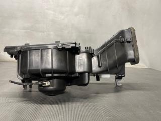 Мотор печки Subaru IMPREZA GG2 EJ15 72210FE000 3 ракурс Мотор печки Subaru IMPREZA GG2 EJ15 72210FE000 3 ракурс
