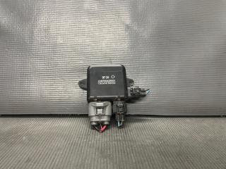 Запчасть блок управления вентилятором охлаждения Nissan ELGRAND