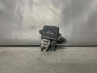Блок управления вентилятором охлаждения Mazda MPV LW3W L3 L3361515Y, 1G061 19700 1 ракурс