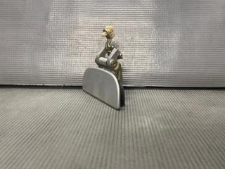 Ручка двери правая передняя Mazda BONGO FRIENDEE SGEW, SG5W, SGL5, SGLR, SGL3, SGLW WL-T S05B58410A 3 ракурс