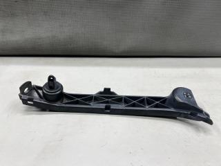 Крепление бампера правое переднее Toyota ISIS ZGM10 2ZR 52115-44070 3 ракурс