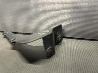 Подкрылок правый задний Toyota WISH ZNE10 1ZZ 52161-68010 5 ракурс