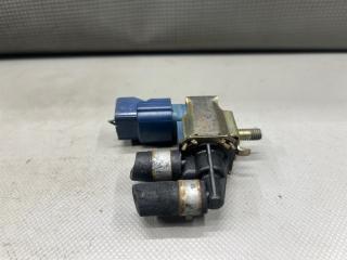 Вакуумный клапан Nissan TINO V10 QG18 14930AH100, FDBD100 3 ракурс Вакуумный клапан Nissan TINO V10 QG18 14930AH100, FDBD100 3 ракурс