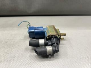 Вакуумный клапан Nissan TINO V10 QG18 14930AH100, FDBD100 3 ракурс Вакуумный клапан Nissan TINO V10 QG18 14930AH100, FDBD100 3 ракурс