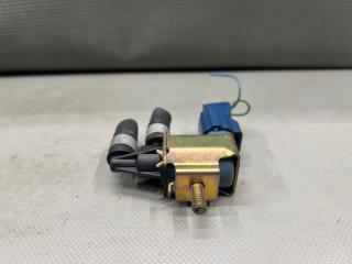 Вакуумный клапан Nissan TINO V10 QG18 14930AH100, FDBD100 4 ракурс Вакуумный клапан Nissan TINO V10 QG18 14930AH100, FDBD100 4 ракурс