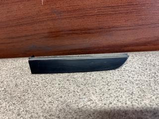 Заглушка полоза сдвижной двери левая задняя Toyota ALPHARD ANH10, ANH15, MNH10, MNH15 2AZ 68374-58010 3 ракурс