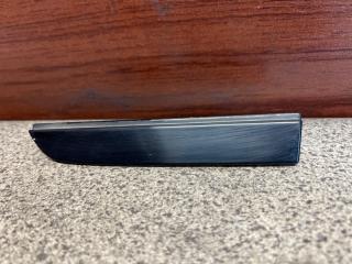 Заглушка полоза сдвижной двери правая задняя Toyota ALPHARD ANH10, ANH15, MNH10, MNH15 2AZ 68373-58010 3 ракурс