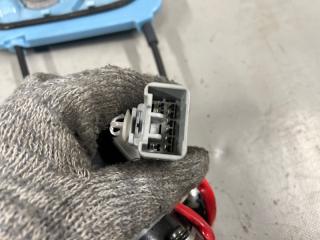 Доводчик двери правый задний Toyota ALPHARD ANH10, ANH15, MNH10, MNH15 2AZ 85005-58012 3 ракурс
