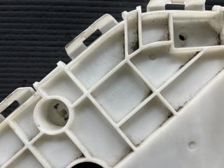 Крепление бампера правое переднее Toyota VOXY ZRR70 3ZR 52115-28140 2 ракурс