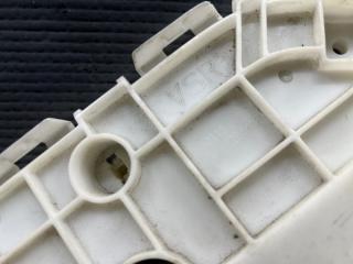 Крепление бампера правое переднее Toyota VOXY ZRR70 3ZR 52115-28140 2 ракурс