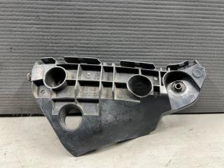 Запчасть крепление бампера переднее правое Toyota PORTE