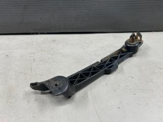 Крепление бампера правое переднее Toyota ISIS ZNM10 1ZZ 52115-44070 4 ракурс