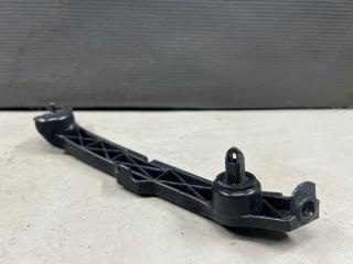 Крепление бампера правое переднее Toyota ISIS ZNM10 1ZZ 52115-44070 3 ракурс