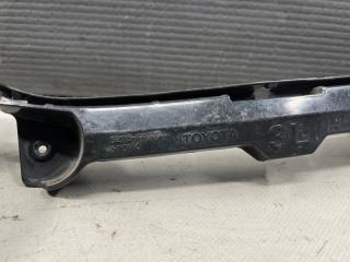 Крепление бампера левое переднее Toyota ISIS ZNM10 1ZZ 52116-44070 2 ракурс