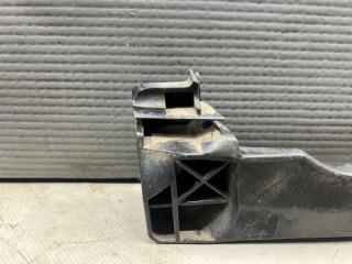 Крепление бампера правое заднее Toyota WISH ZNE10 1ZZ 52155-68021 2 ракурс