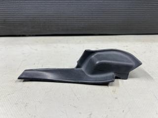 Уголок жабо правый Subaru LEGACY