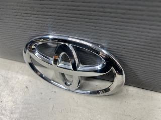 Эмблема задняя Toyota ALPHARD ANH20, ANH25, GGH20, GGH25 2AZ 90975-02066 3 ракурс Эмблема задняя Toyota ALPHARD ANH20, ANH25, GGH20, GGH25 2AZ 90975-02066 3 ракурс