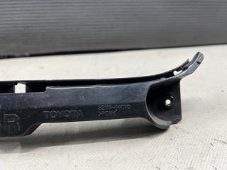 Крепление бампера правое переднее Toyota ISIS ZNM10 1ZZ 52115-44070 2 ракурс
