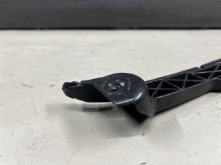 Крепление бампера правое переднее Toyota ISIS ZNM10 1ZZ 52115-44070 5 ракурс