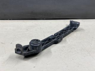 Крепление бампера левое переднее Toyota ISIS ZNM10 1ZZ 52116-44070 5 ракурс