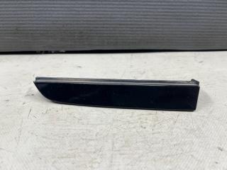 Заглушка полоза сдвижной двери правая задняя Toyota ALPHARD ANH10, ANH15, MNH10, MNH15 2AZ 68373-58010 1 ракурс
