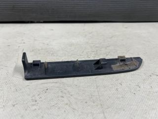 Заглушка полоза сдвижной двери правая задняя Toyota ALPHARD ANH10, ANH15, MNH10, MNH15 2AZ 68373-58010 4 ракурс