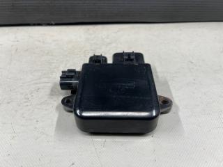 Блок управления вентилятором охлаждения Nissan JUKE F15, NF15 MR16DDT 21493-EH10A, A18700A28001 3 ракурс