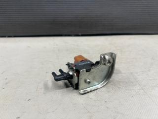 Вакуумный клапан Toyota CROWN JZS171 1JZ 90910-12124 5 ракурс Вакуумный клапан Toyota CROWN JZS171 1JZ 90910-12124 5 ракурс