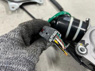 Доводчик двери правый задний Toyota ISIS ZNM10, ANM10, ANM15, ZGM10, ZGM11, ZGM15 1ZZ 85005-44010 4 ракурс